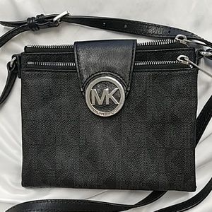 Crossbody purse